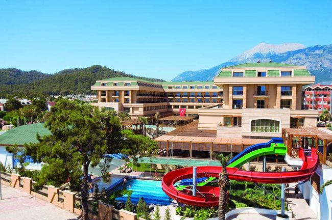 Вот некоторые отзывы туристов об отеле Crystal De Luxe Resort & Spa 5*